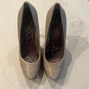 Jessica Simpson Pumps with leather soles.